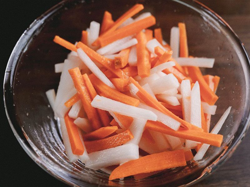 Cách làm củ cải chua ngọt ăn liền