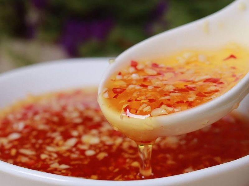 Cách pha nước mắm chua ngọt ăn cùng cơm tấm