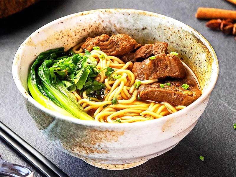 Thịt nghé làm món gì ngon - Bánh mì thịt nghé nướng