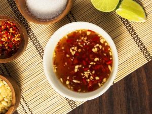 Bí quyết pha nước mắm siêu đỉnh: từ nước mắm chua ngọt, nước mắm me đến nước mắm gừng. Món ăn của bạn sẽ thêm phần hấp dẫn!