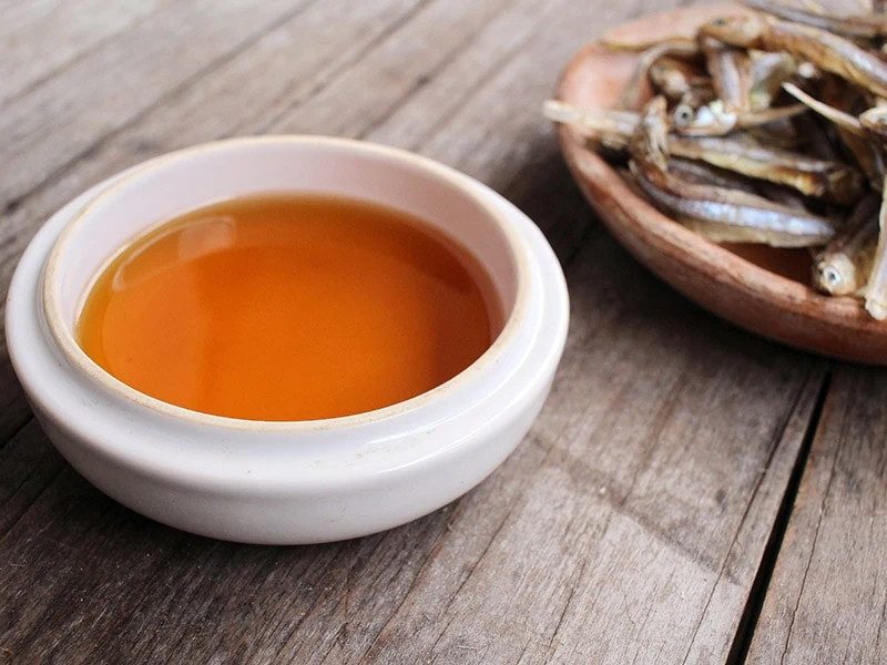 Cách chọn mua nước mắm nguyên chất giá tốt: